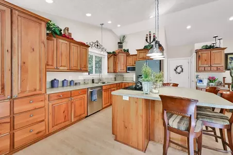 Kitchen - 2775 S 725 W, Perry, UT 84302 photo 5 of 7