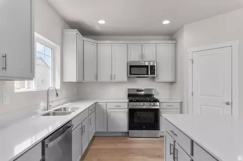 Kitchen - 1775 E Kern Mtn, Eagle Mountain, UT 84005 photo 2 of 2