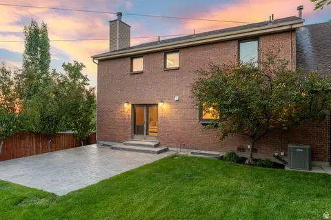 Exterior - 3226 E Hampton Ct, Holladay, UT 84124 photo 5 of 7