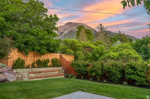 Exterior - 3226 E Hampton Ct, Holladay, UT 84124 photo 4 of 7
