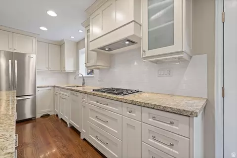 Kitchen - 3226 E Hampton Ct, Holladay, UT 84124 photo 1 of 4