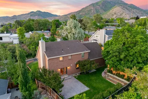 View/Area - 3226 E Hampton Ct, Holladay, UT 84124 photo 1 of 2