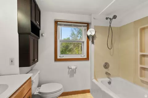 Bath - 658 N 100 E, Logan, UT 84321 photo 2 of 2