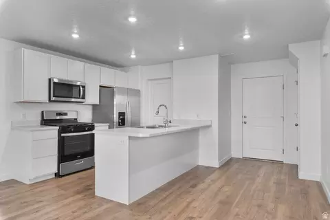 Kitchen - 1889 E Corriente Dr #1174, Salem, UT 84653 photo 1 of 2