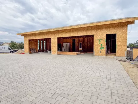 Exterior - 237 S Main St, Mapleton, UT 84664 photo 2 of 7