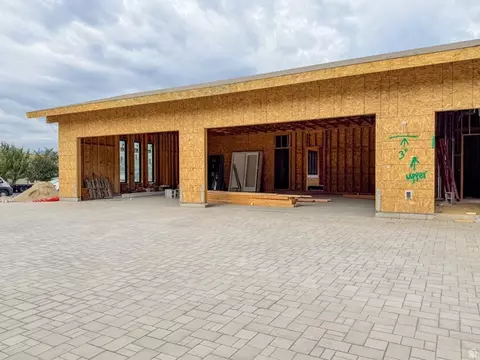 Exterior - 237 S Main St, Mapleton, UT 84664 photo 4 of 7