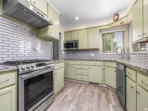 Kitchen - 2175 S Hwy 89, Perry, UT 84302 photo 3 of 3