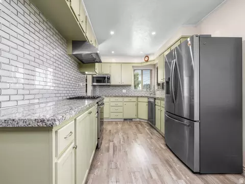 Kitchen - 2175 S Hwy 89, Perry, UT 84302 photo 2 of 3