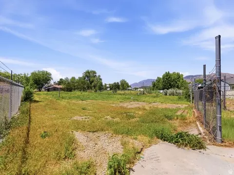 Exterior - 2175 S Hwy 89, Perry, UT 84302 photo 3 of 9