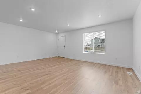 Living - 1909 E Corriente Dr #1179, Salem, UT 84653 photo 2 of 3