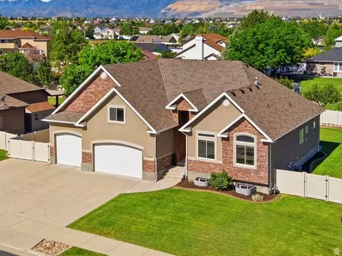 10144 S Autumn Breeze W, South Jordan, UT 84009