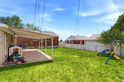Exterior - 545 E 350 S, Clearfield, UT 84015 photo 8 of 9