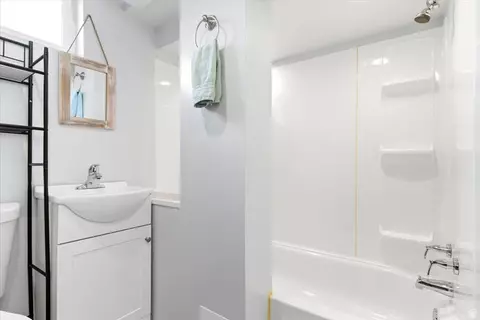 Bath - 545 E 350 S, Clearfield, UT 84015 photo 2 of 2