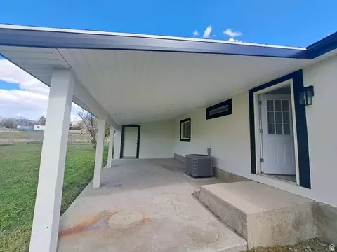 Exterior - 285 E 200 N, Mount Pleasant, UT 84647 photo 5 of 6