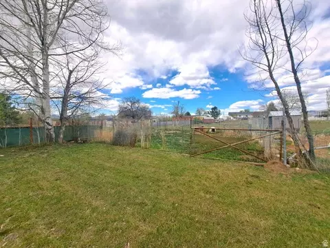 Exterior - 285 E 200 N, Mount Pleasant, UT 84647 photo 5 of 5
