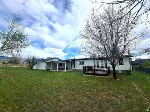 Exterior - 285 E 200 N, Mount Pleasant, UT 84647 photo 2 of 5