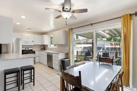 Kitchen - 413 E 9120 S, Sandy, UT 84070 photo 4 of 6