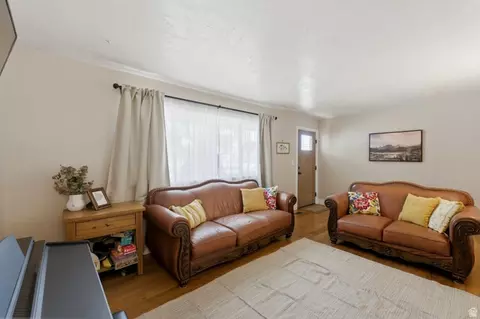 Living - 413 E 9120 S, Sandy, UT 84070 photo 1 of 2