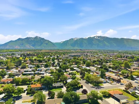 View/Area - 413 E 9120 S, Sandy, UT 84070 photo 1 of 3