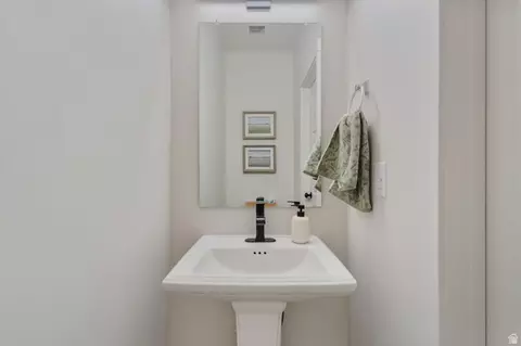 Bath - 1288 N 1360 E #30-119, Payson, UT 84651 photo 1 of 4