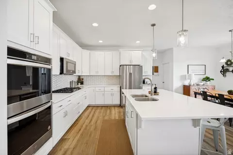 Kitchen - 4128 E Sun Crest Dr, Eagle Mountain, UT 84005 photo 2 of 3