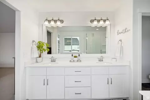 Bath - 4128 E Sun Crest Dr, Eagle Mountain, UT 84005 photo 3 of 4