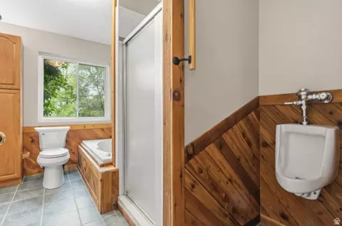 Bath - 6169 S 2850 E, Uintah, UT 84403 photo 11 of 12