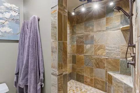 Bath - 6169 S 2850 E, Uintah, UT 84403 photo 4 of 12