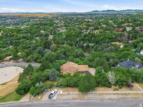 View/Area - 6169 S 2850 E, Uintah, UT 84403 photo 4 of 10