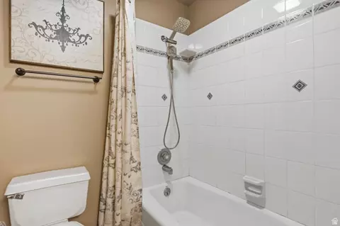 Bath - 6169 S 2850 E, Uintah, UT 84403 photo 7 of 12