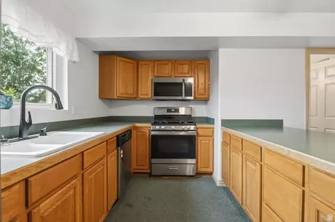 Kitchen - 6169 S 2850 E, Uintah, UT 84403 photo 5 of 5