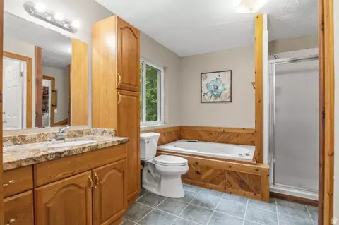 Bath - 6169 S 2850 E, Uintah, UT 84403 photo 9 of 12