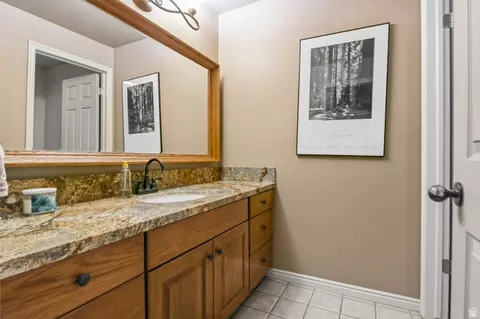 Bath - 6169 S 2850 E, Uintah, UT 84403 photo 6 of 12