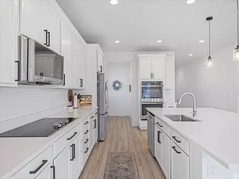 Kitchen - 1137 E Postmark Pl N, Eagle Mountain, UT 84005 photo 3 of 4