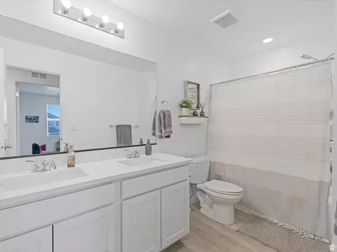 Bath - 1137 E Postmark Pl N, Eagle Mountain, UT 84005 photo 4 of 5