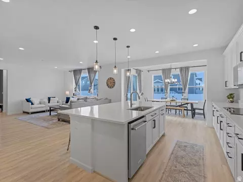 Kitchen - 1137 E Postmark Pl N, Eagle Mountain, UT 84005 photo 4 of 4