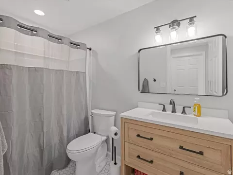 Bath - 1137 E Postmark Pl N, Eagle Mountain, UT 84005 photo 5 of 5