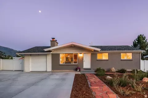 Exterior - 318 E David Cir, Sandy, UT 84070 photo 1 of 4