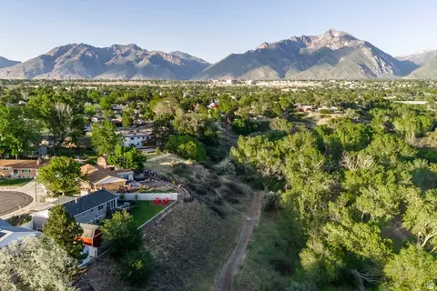 View/Area - 318 E David Cir, Sandy, UT 84070 photo 4 of 10