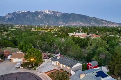 View/Area - 318 E David Cir, Sandy, UT 84070 photo 2 of 10