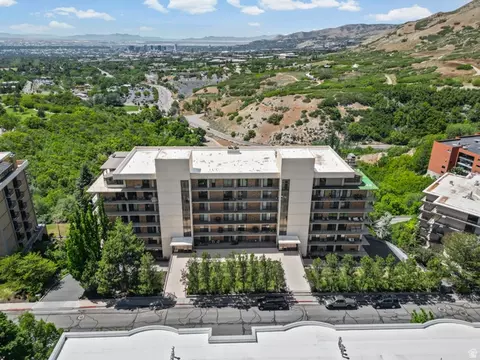 910 S Donner Way #603, Salt Lake City, UT 84108