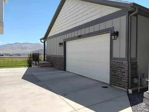 Exterior - 8631 N Cypress Aly, Eagle Mountain, UT 84005 photo 2 of 2