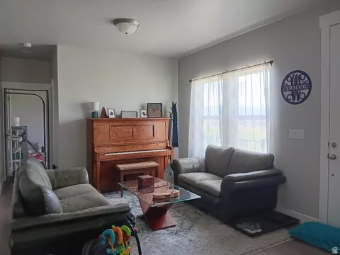 Living - 8631 N Cypress Aly, Eagle Mountain, UT 84005 photo 2 of 2