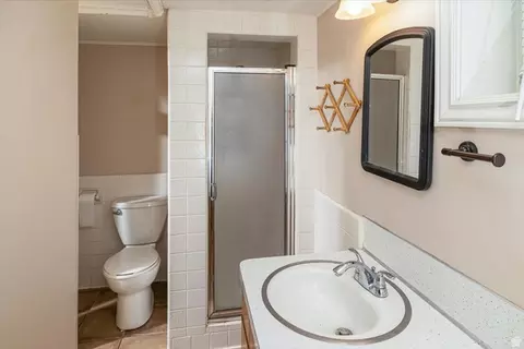 Bath - 729 E 200 N, Logan, UT 84321 photo 1 of 4