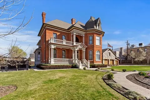 42 W Center St, Kaysville, UT 84037