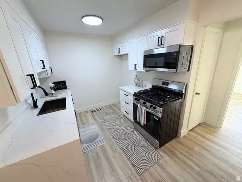 Kitchen - 127 E 1100 N #4, Bountiful, UT 84010 photo 1 of 2