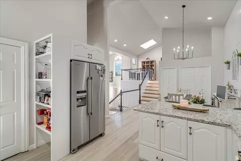 Kitchen - 5248 S Clear Spring Ln E, Murray, UT 84117 photo 3 of 5