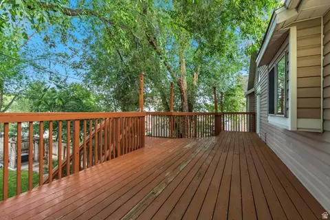 Exterior - 7652 S 520 E, Midvale, UT 84047 photo 3 of 8