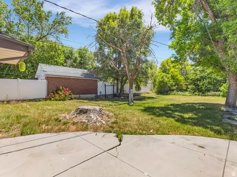 Exterior - 1057 Doxey St, Ogden, UT 84403 photo 1 of 2