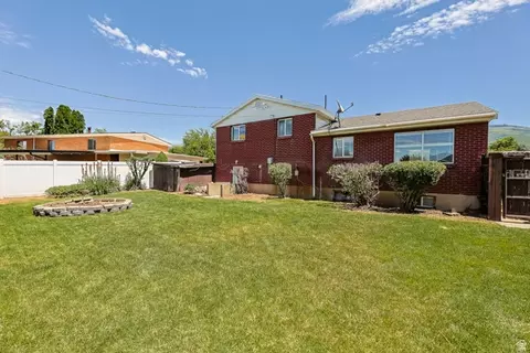 Exterior - 1308 S 400 W, Bountiful, UT 84010 photo 4 of 7